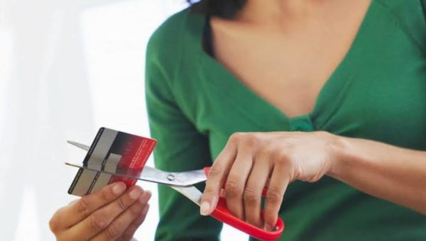 How to Manage Finance So Credit Card Debt Does Not Pile up
